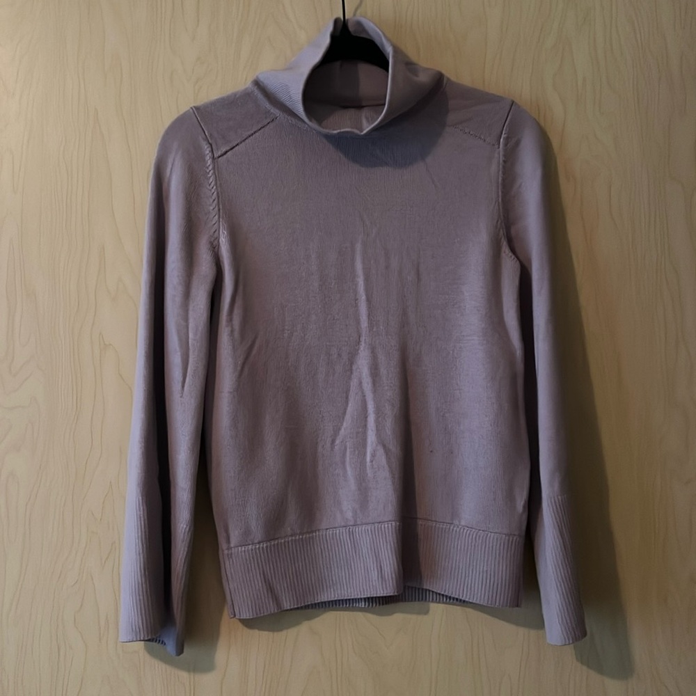 Lululemon turtleneck